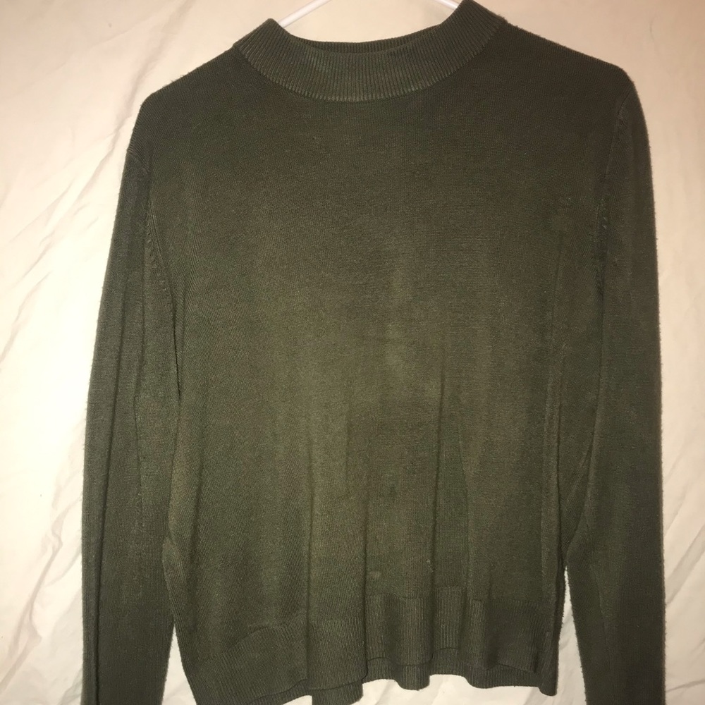 OLIVE GREEN SWEATER (L)